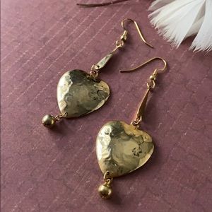 🌟3/$15 Vintage 1980’s gold tone heart earrings